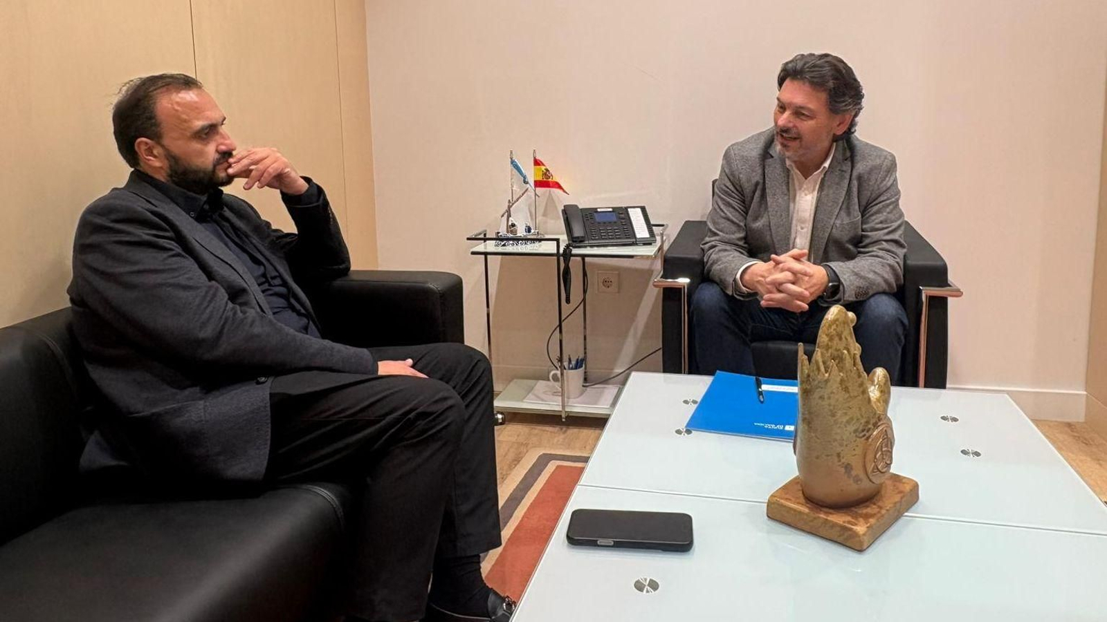 Encuentro en Santiago entre la Xunta y el Centro Gallego de República Dominicana