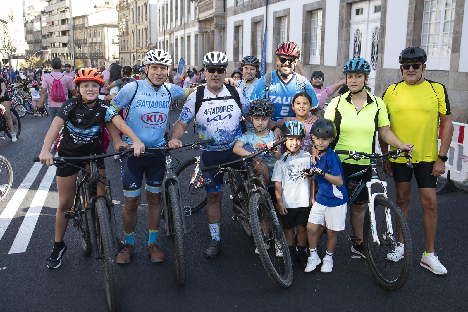 Galería | Ourense disfruta de un Día da Bici con sol, ambiente familiar y regalos