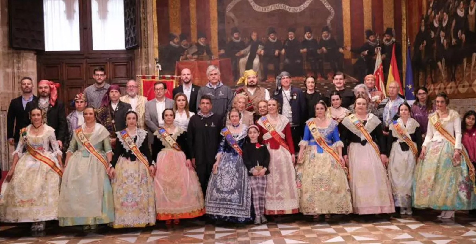 Los representantes de los Centros Valencianos del Exterior, durante su recepción en la Generalitat