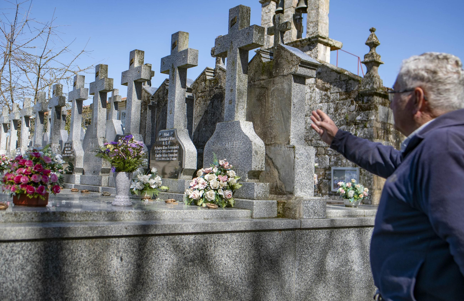 Galería | Así se encuentran los cementerios de Ourense tras ser saqueados