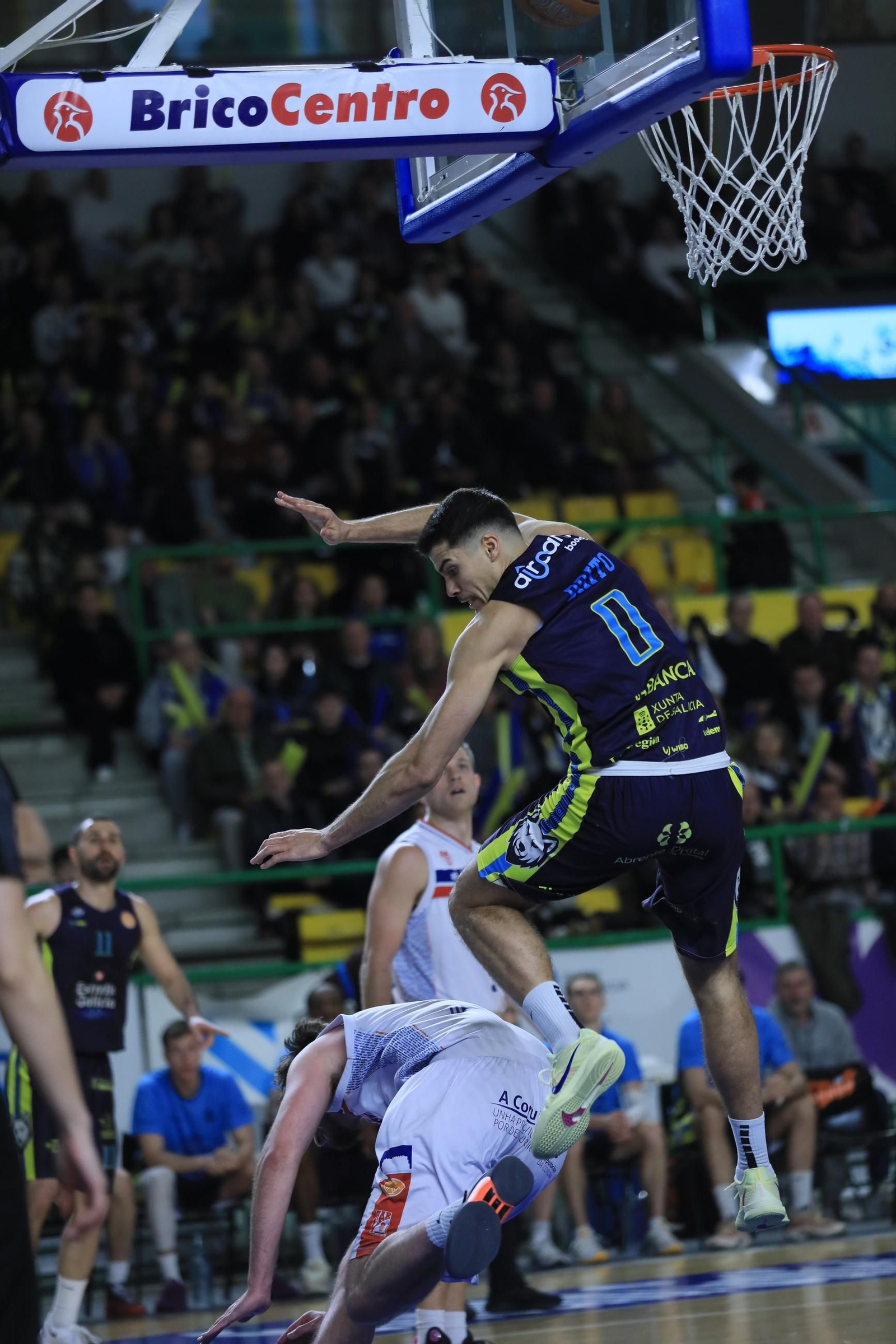 Galería | El Pazo, a reventar para el derbi COB-Obradoiro