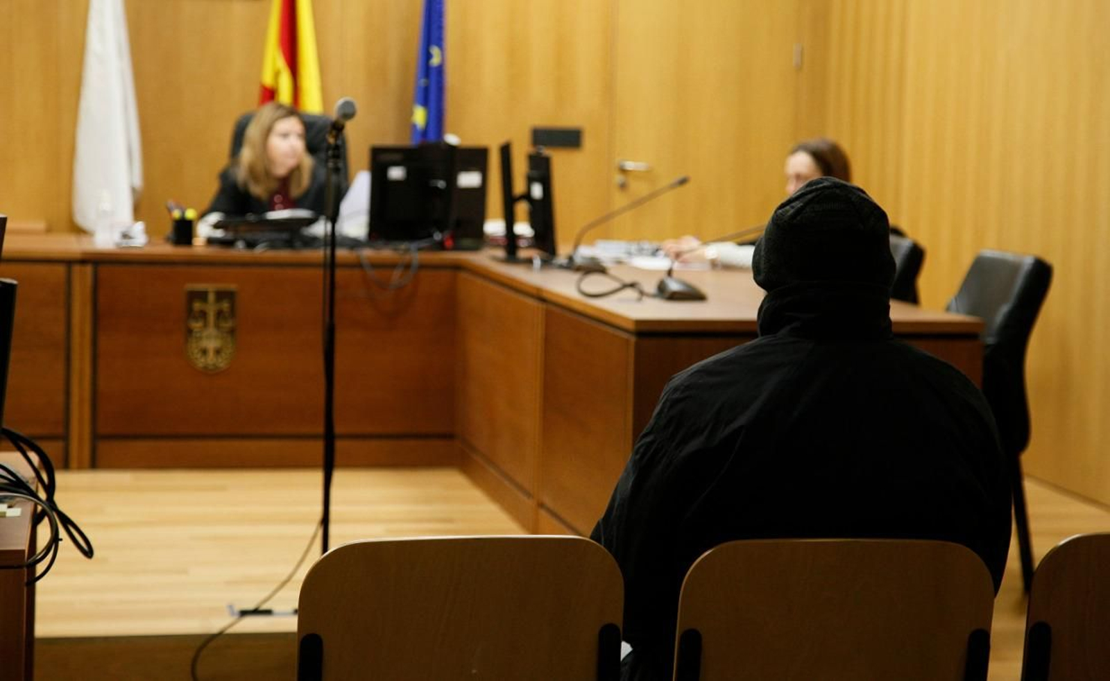 Álvaro, en primer término, en el juicio de ayer.