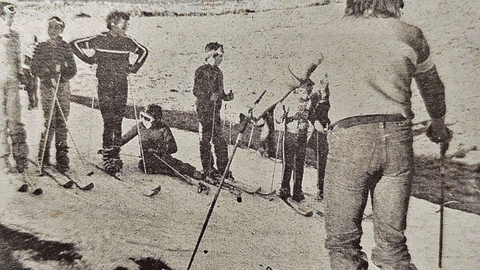 Cursillo de esquí para niños en Cabeza de Manzaneda.