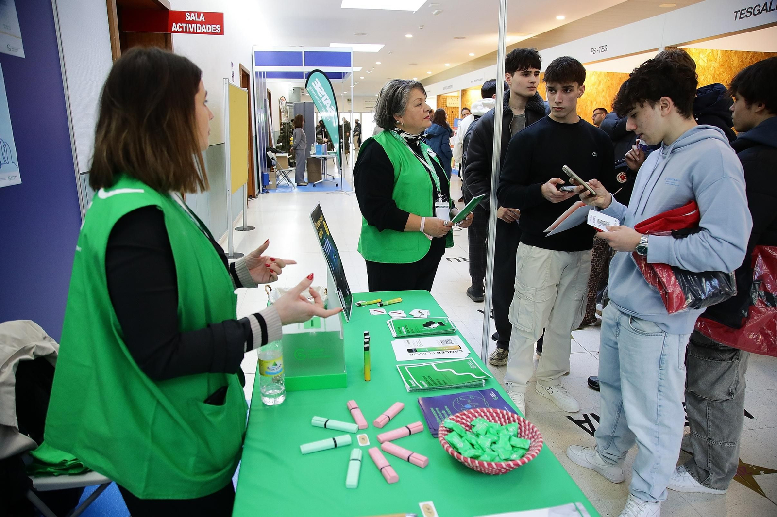 Galería | Previsel transforma Expourense en un parque de prevención y seguridad