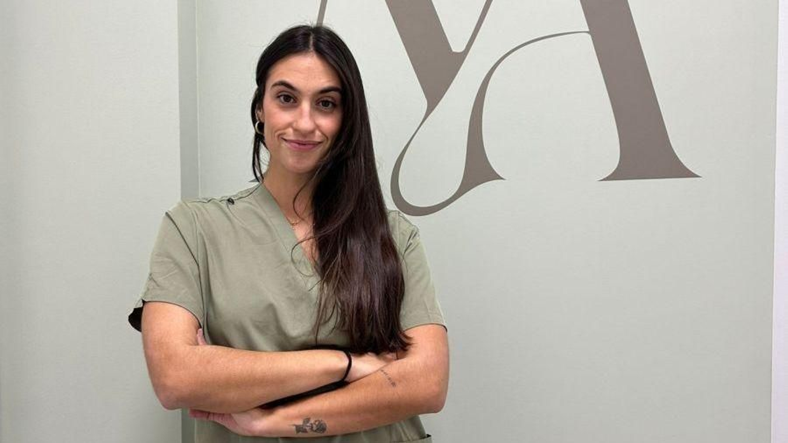 María Abad en su clínica podológica.