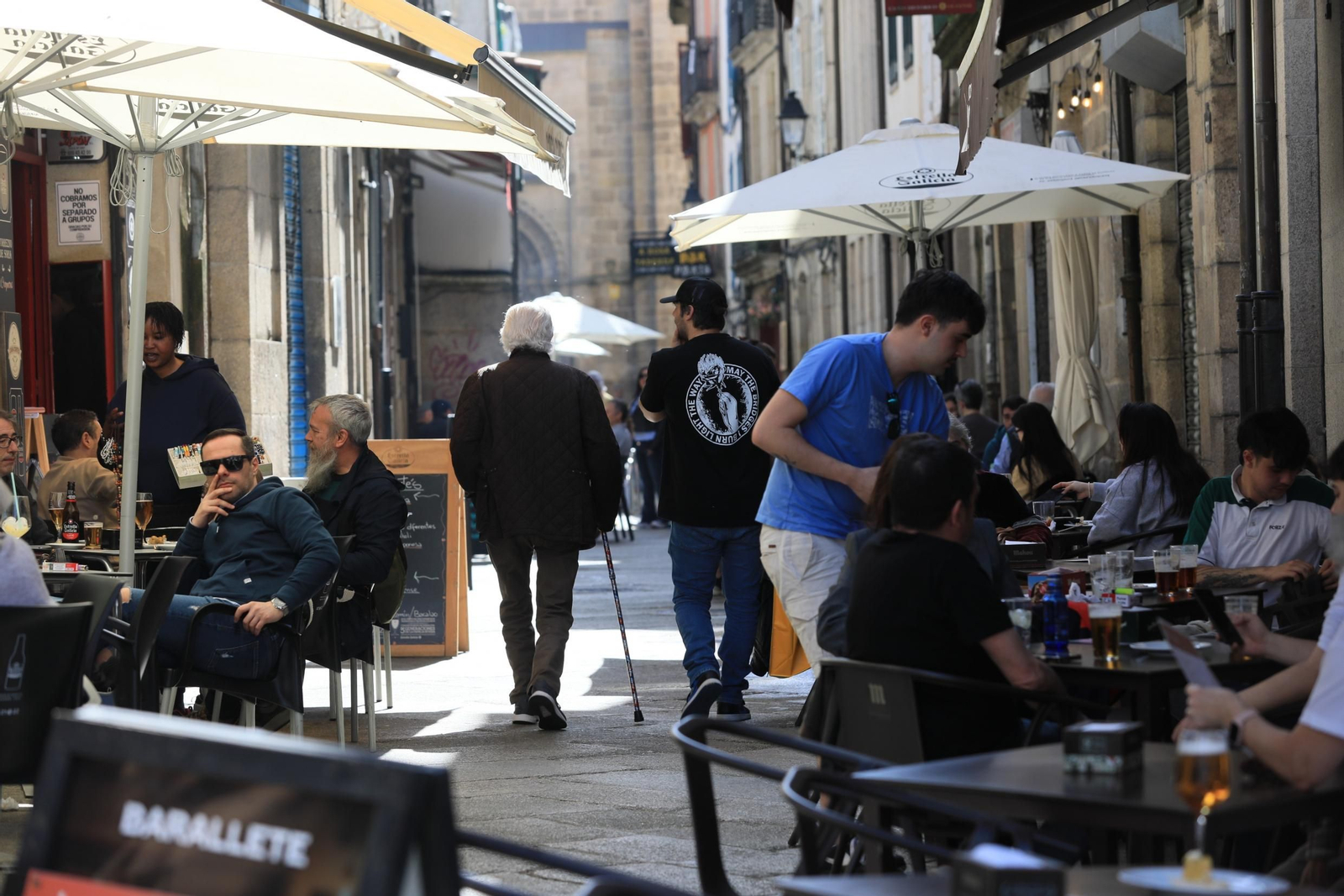 Galería | Los ourensanos salen a la calle y llenan las terrazas por el Día del Padre