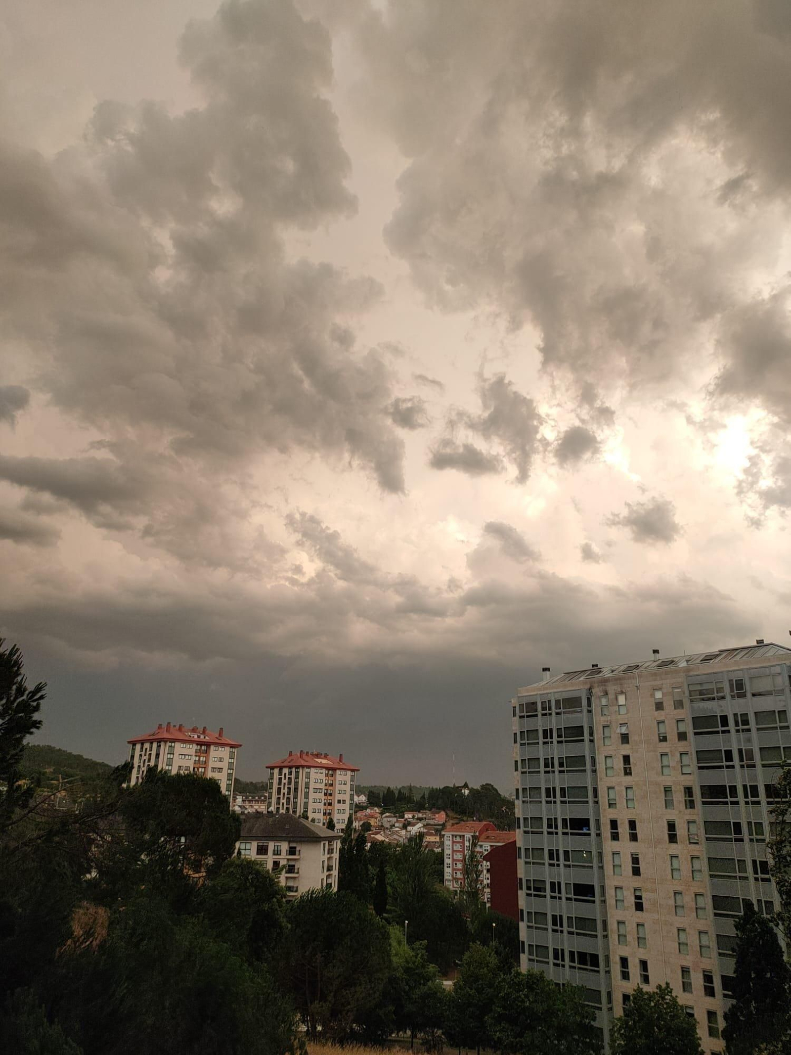 Las tormentas ponen en alerta Ourense 48 horas después de la bomba hídrica.