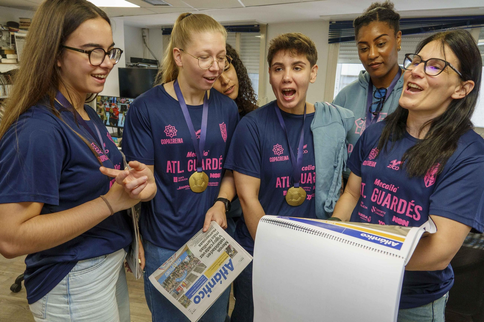 Galería | El Guardés visitó Atlántico para celebrar la Copa Europea de balonmano