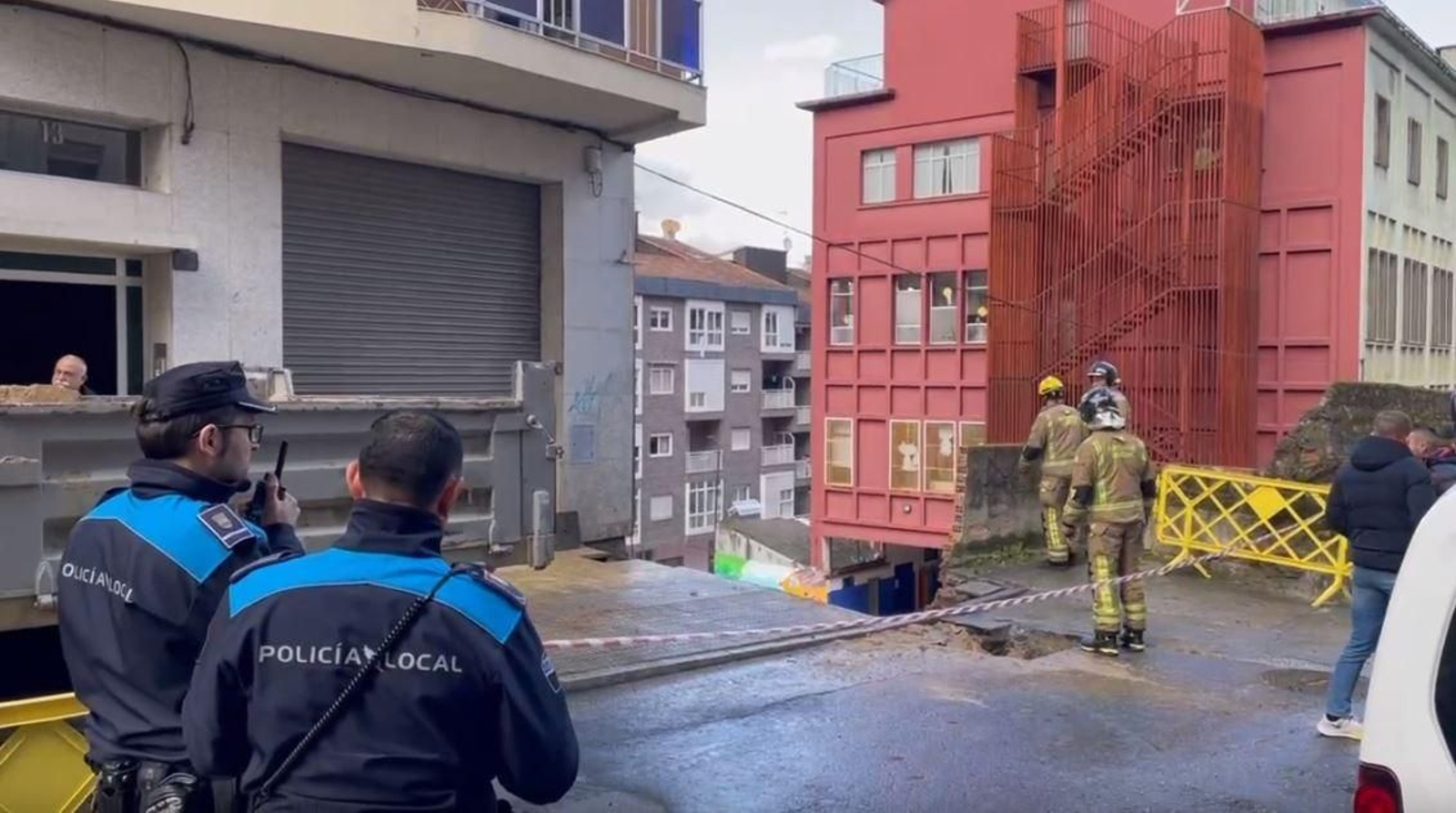 Muro caído en el colegio Cardenal Cisneros