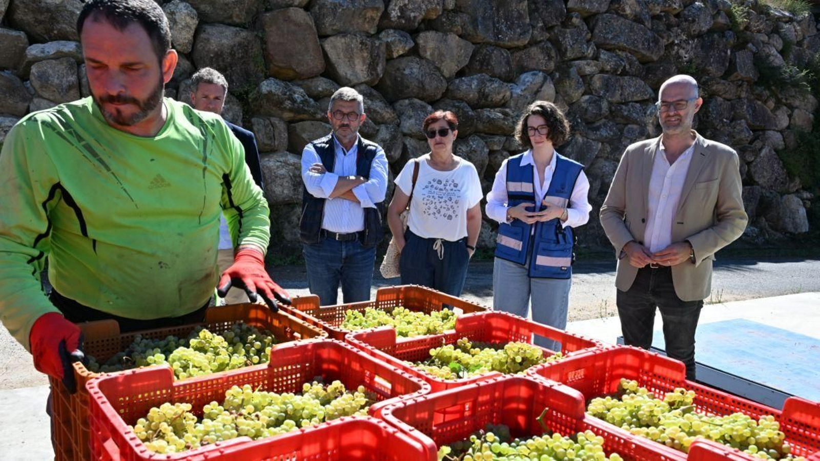 Luis Vázquez, Concha Iglesias y Lucía Vázquez acompañaron a Alemparte en la visita.