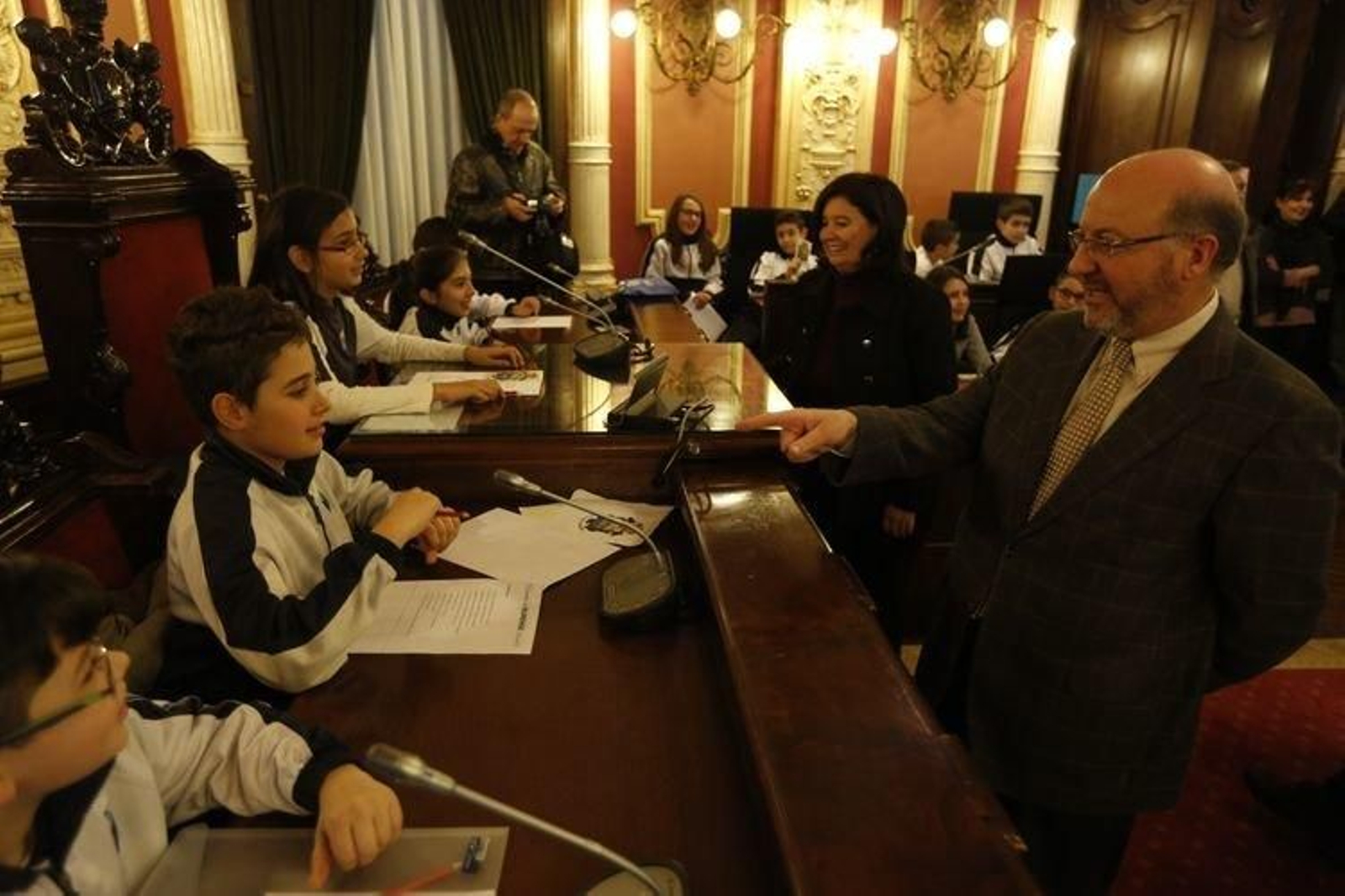 Ourense. 24-02-15. Local. Actos do día de Rosalía No concello.
Foto: Xesús Fariñas