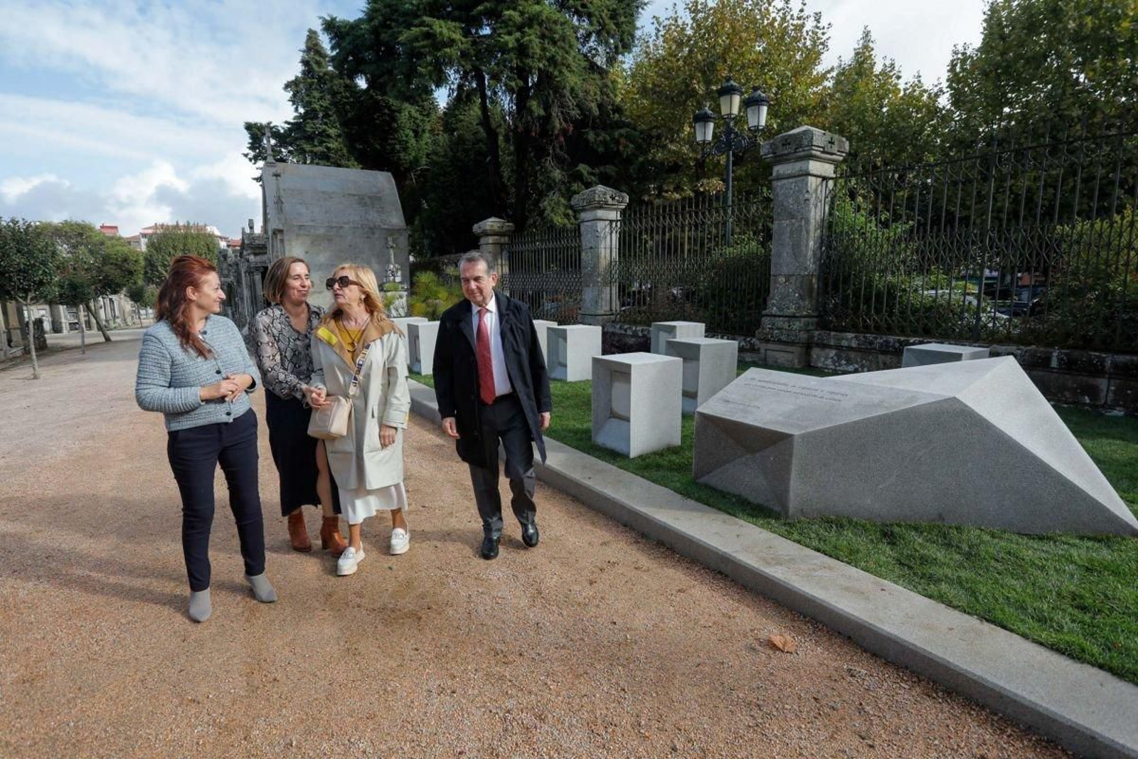 Abel Caballero inauguró ayer este nuevo espacio junto a Nuria Rodríguez, Patricia Iglesias y Marisa Real.
