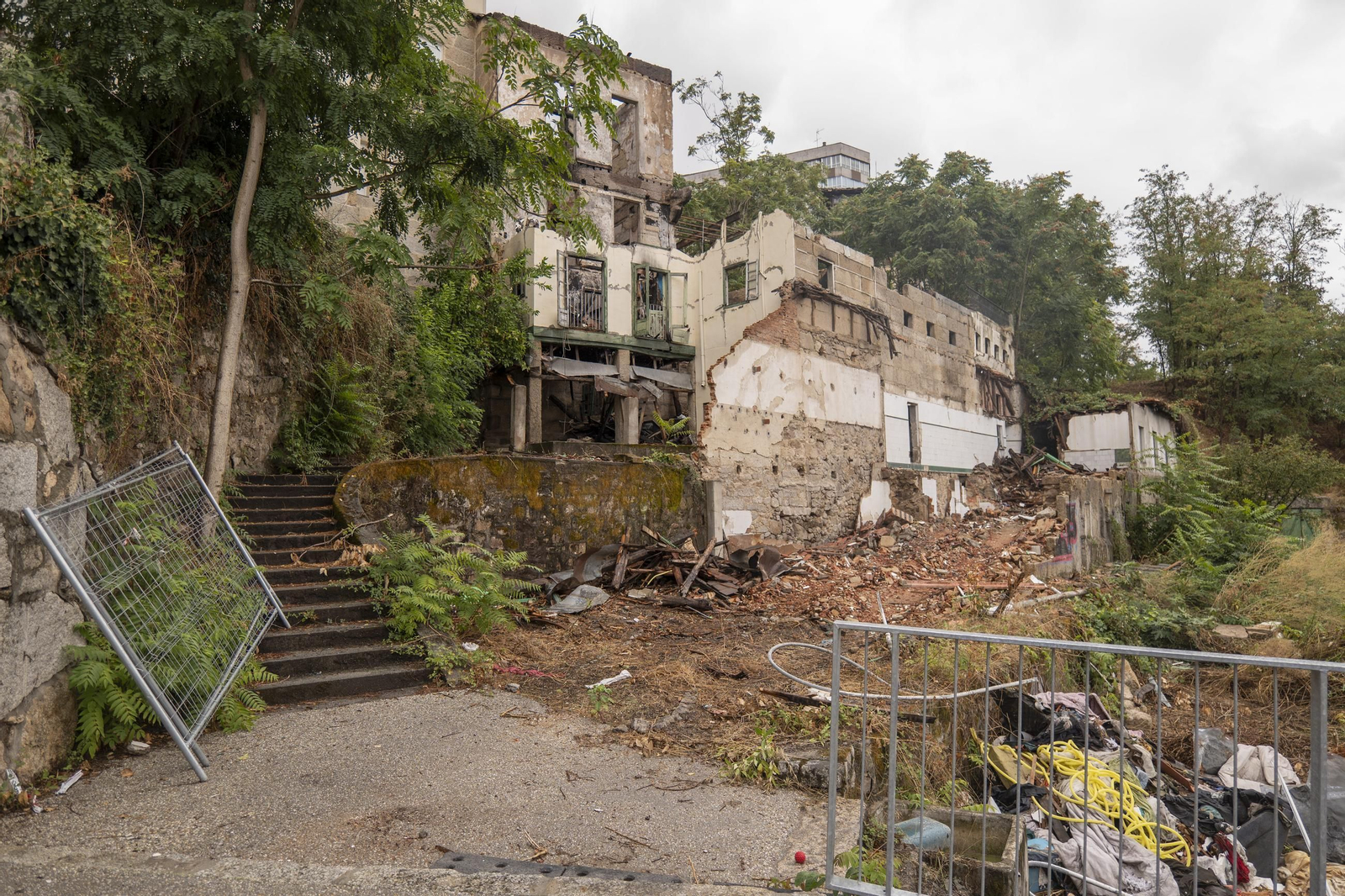 Galería | Fotos de la Casa de Baños que cuestionan la protección del inmueble y sus elementos
