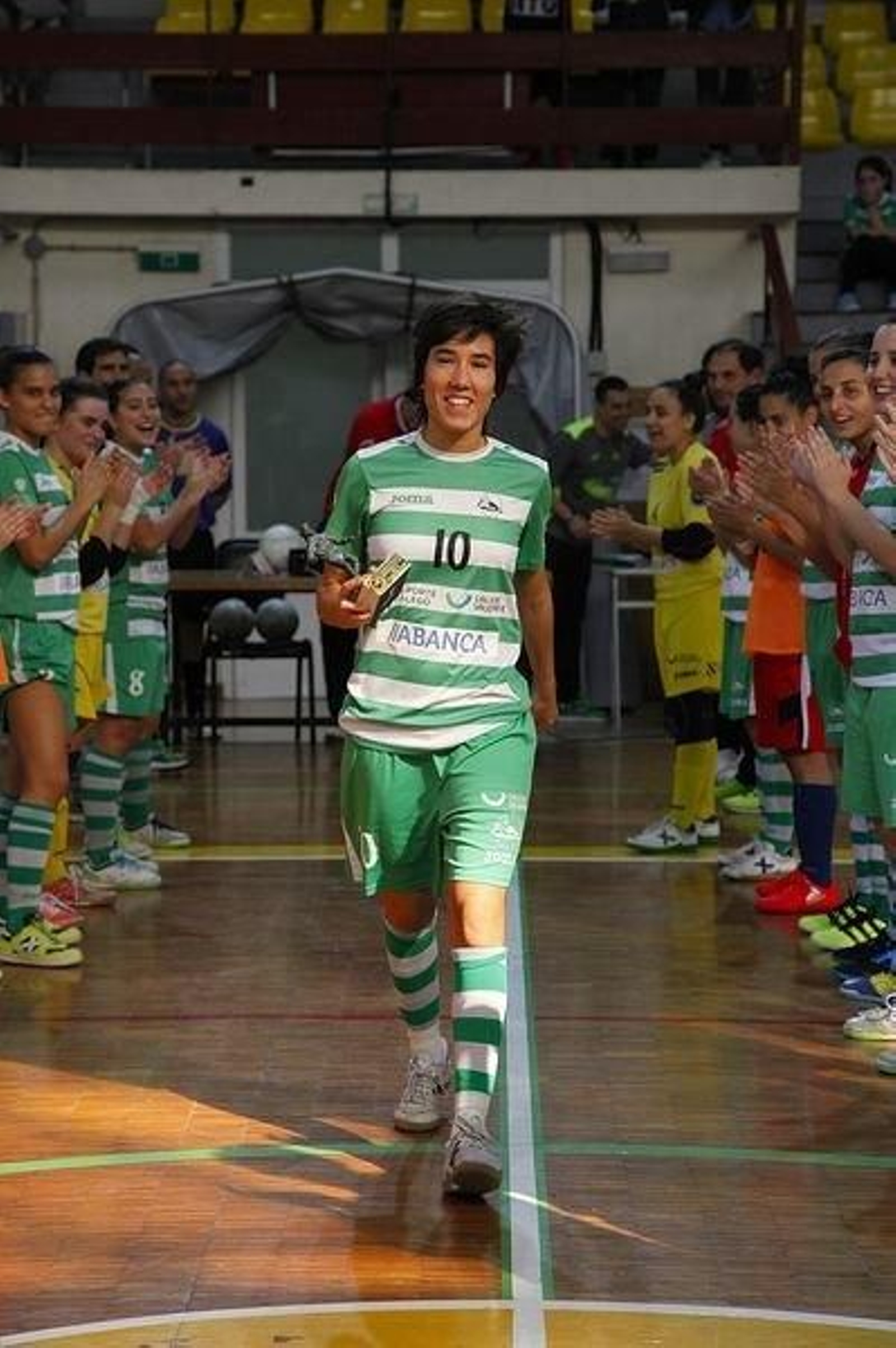 2016/2017: Iria Saeta, de nuevo, la mejor goleadora de la competición (9º, 38 puntos).