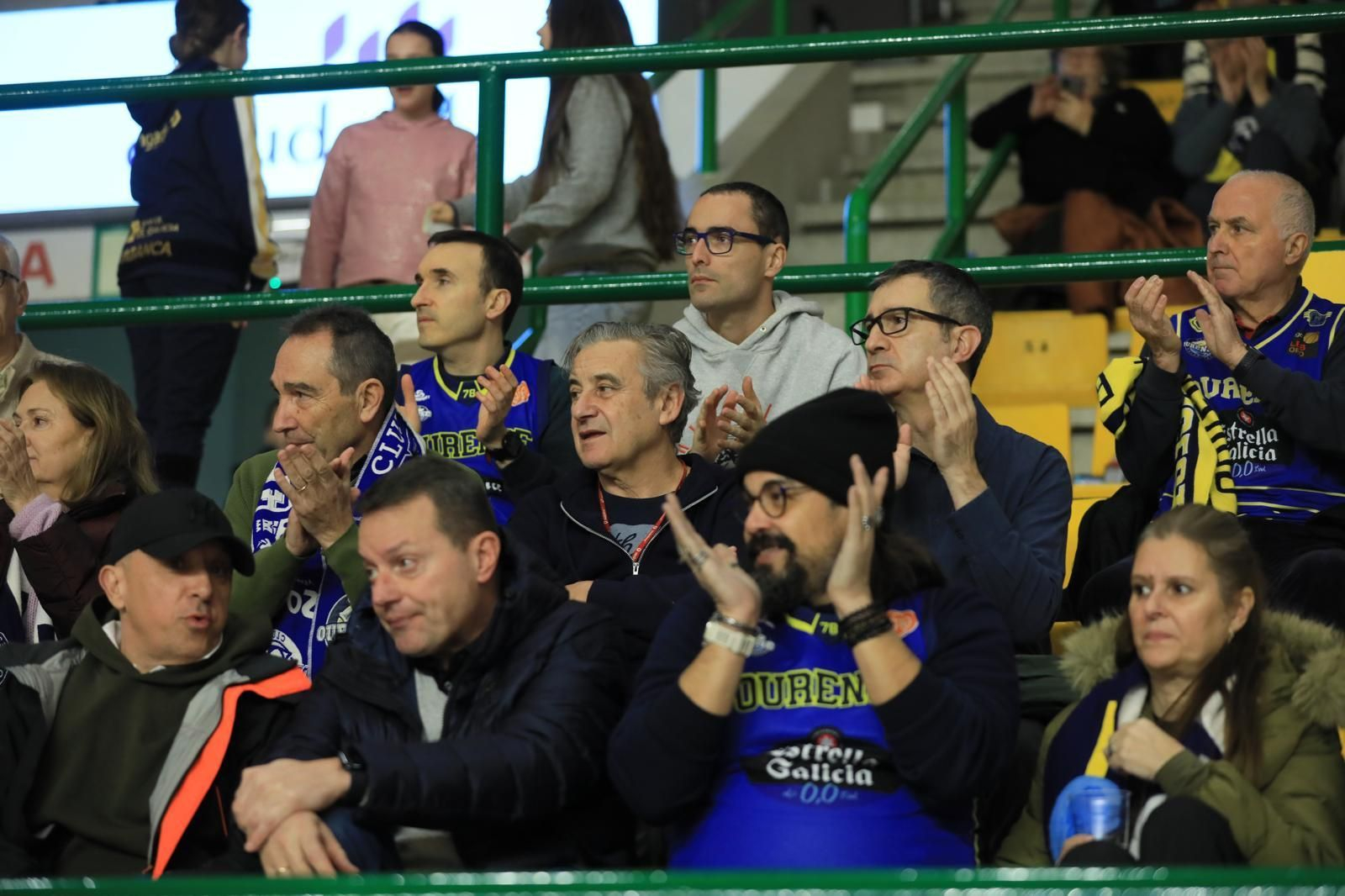 Galería | El Pazo responde al llamado del COB y disfruta del partido ante HLA Alicante