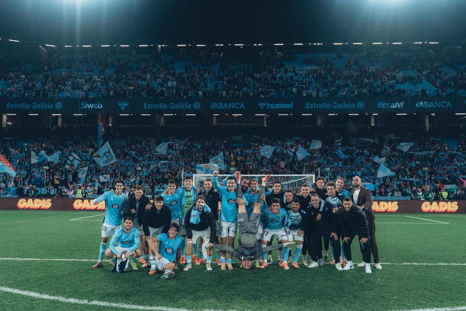 La afición celeste quiere repetir en Oviedo la última fiesta en Balaídos.