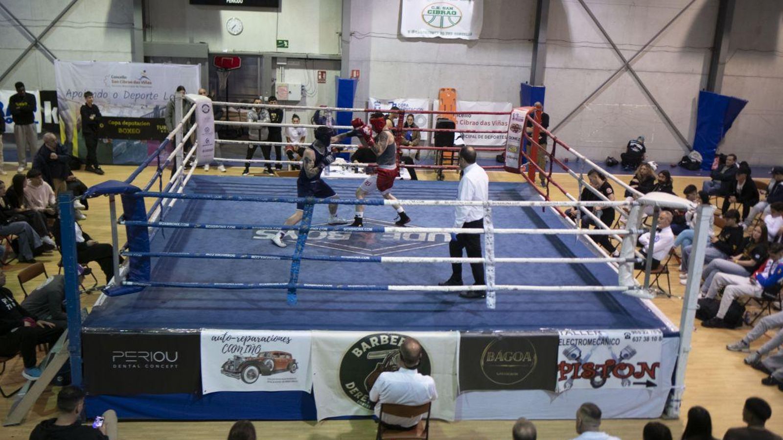 Vista general del ring durante uno de los combates.