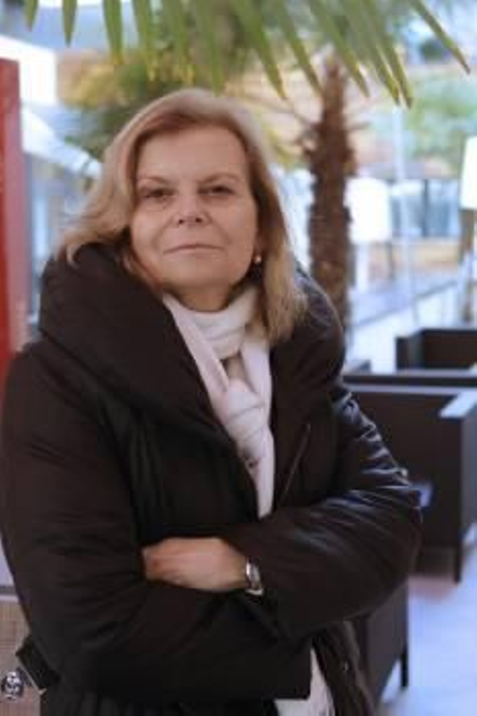 La escritora mallorquina Carme Riera durante una entrevista con Efe para hablar sobre su debut en el género policíaco con 'Naturaleza casi muerta' (Foto: EFE)