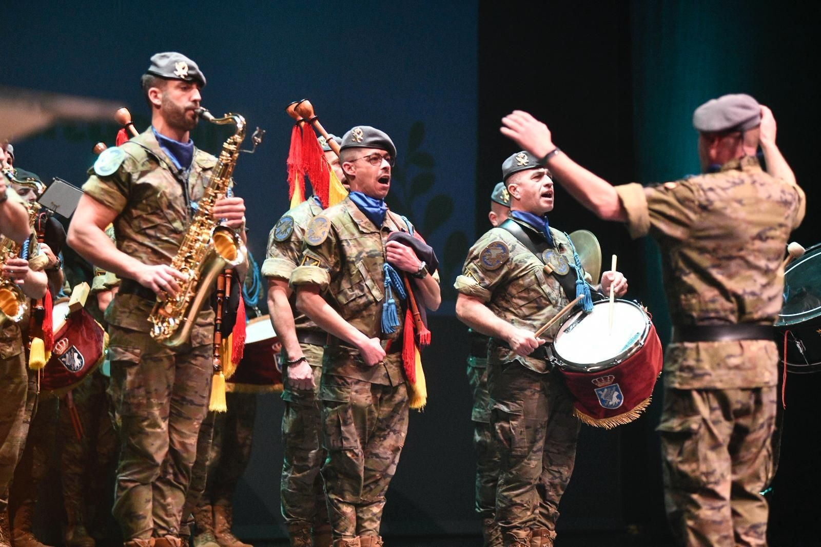 Galería | Reconocimientos por los incendios y los mejores relatos, protagonistas del Día de la Constitución en Ourense