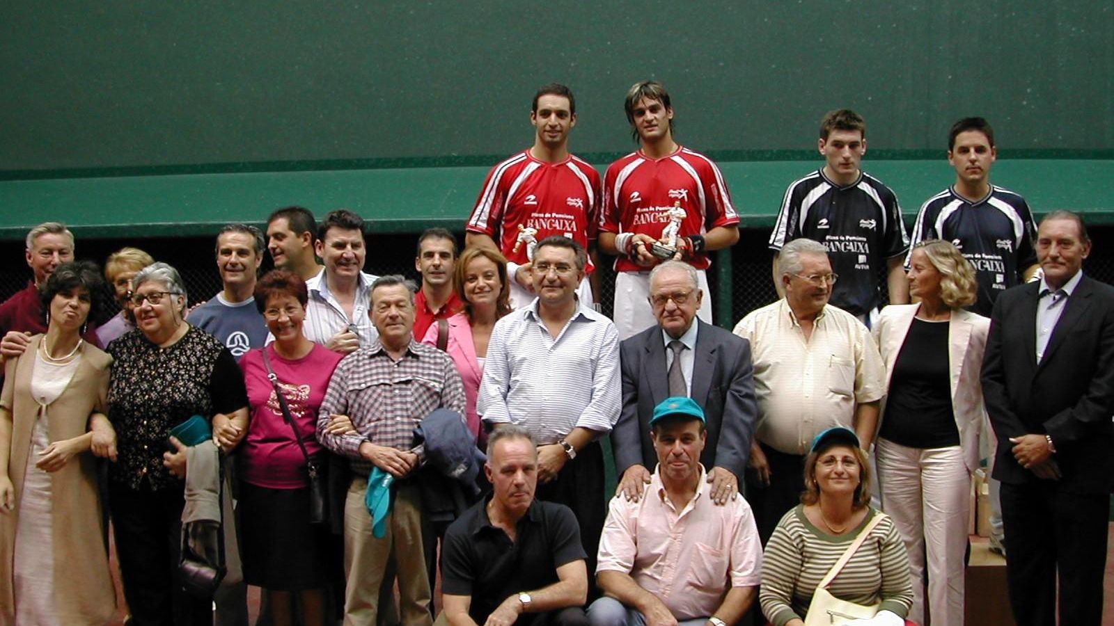 Ximo Ros durante un torneo de “pilota valenciana” organizado por la CRV en París.