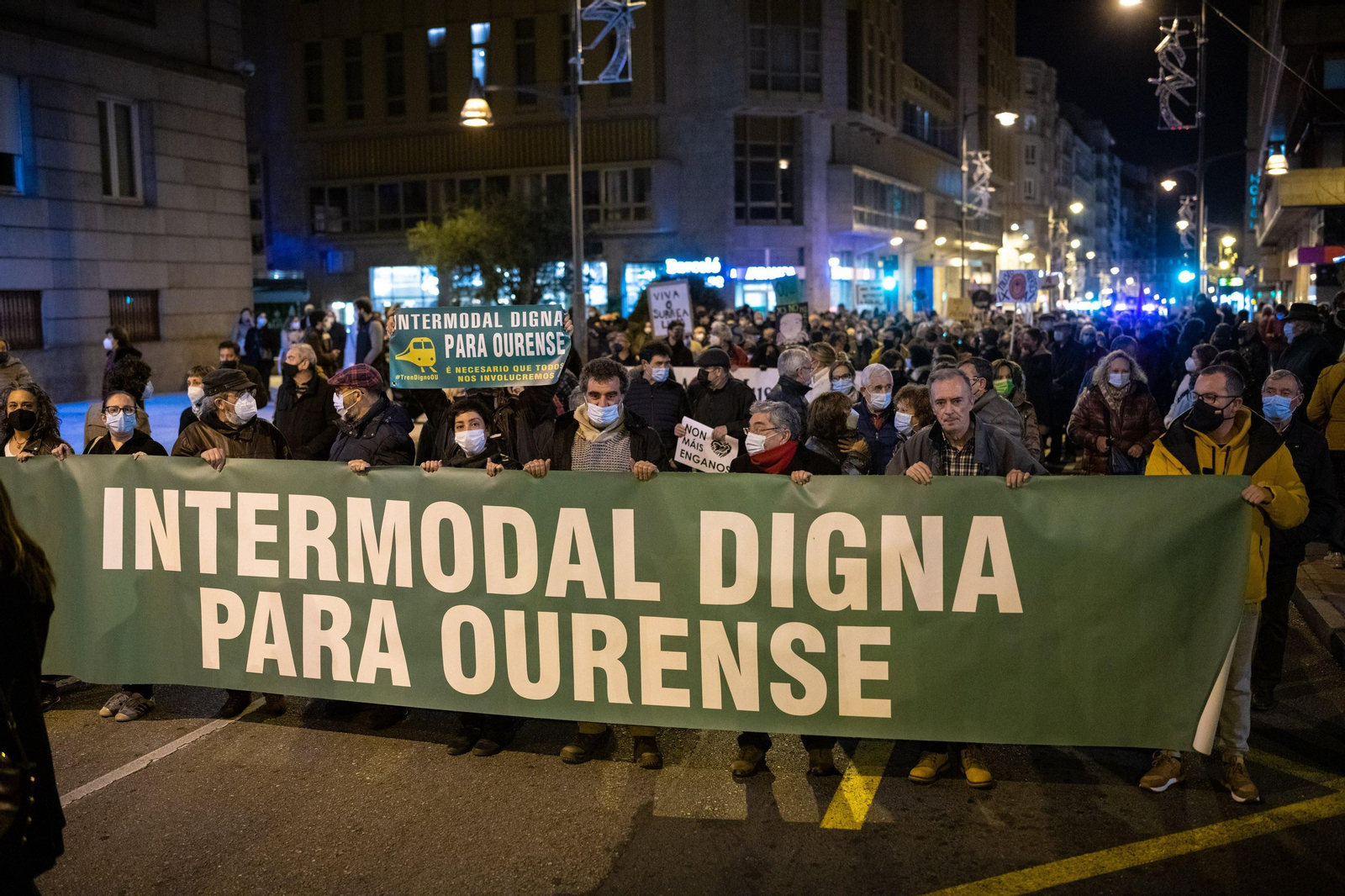 La manifestación de SOS Ourense colapsa la ciudad // FOTO: ÓSCAR PINAL