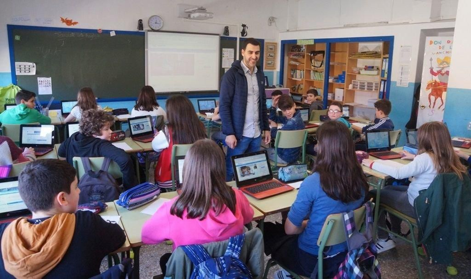 Aula dixital no CPI Cova Terreña.                                                                                                                         Clase de robótica no ciclo de Educación Primaria.