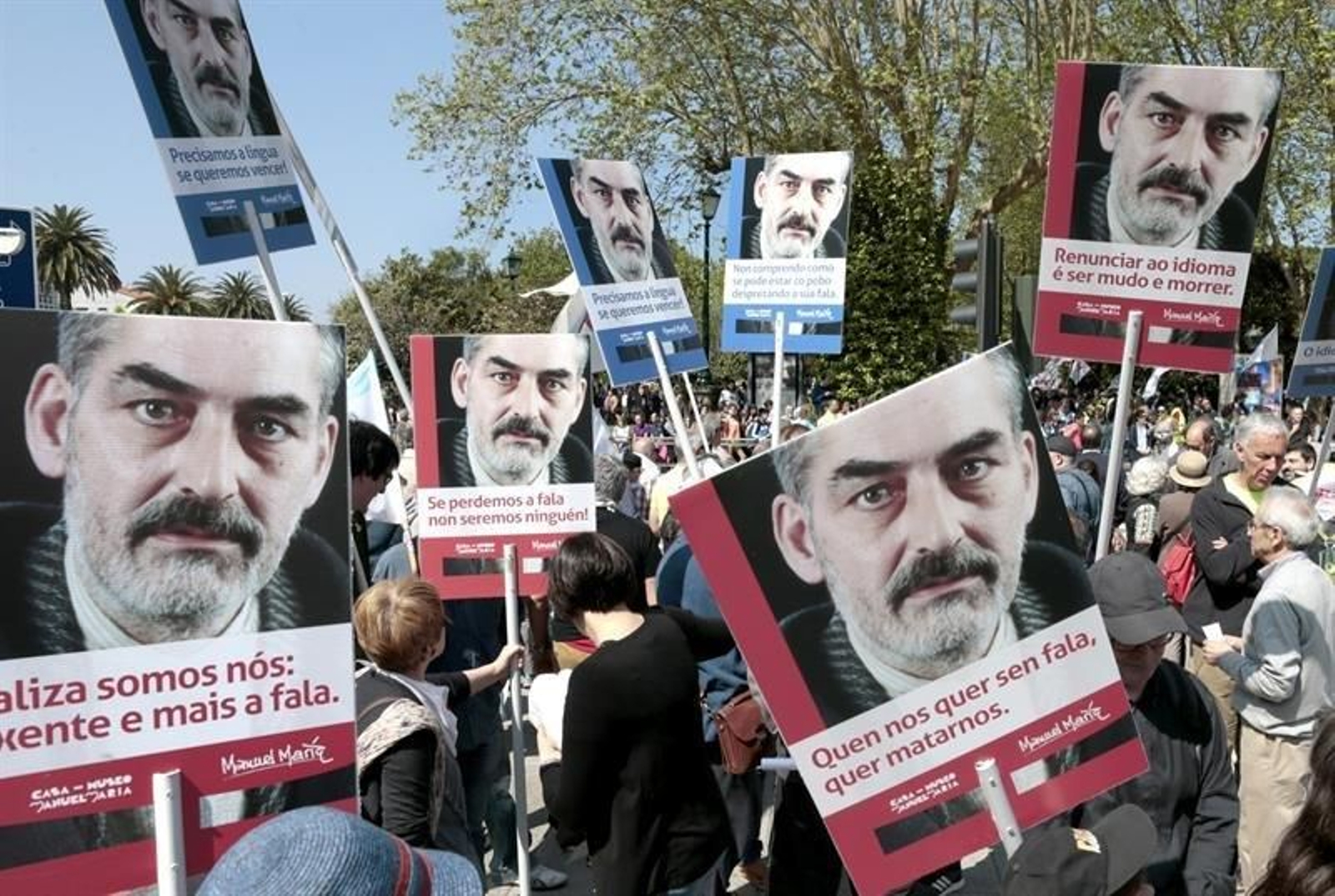 Pancartas de Manuel de María.