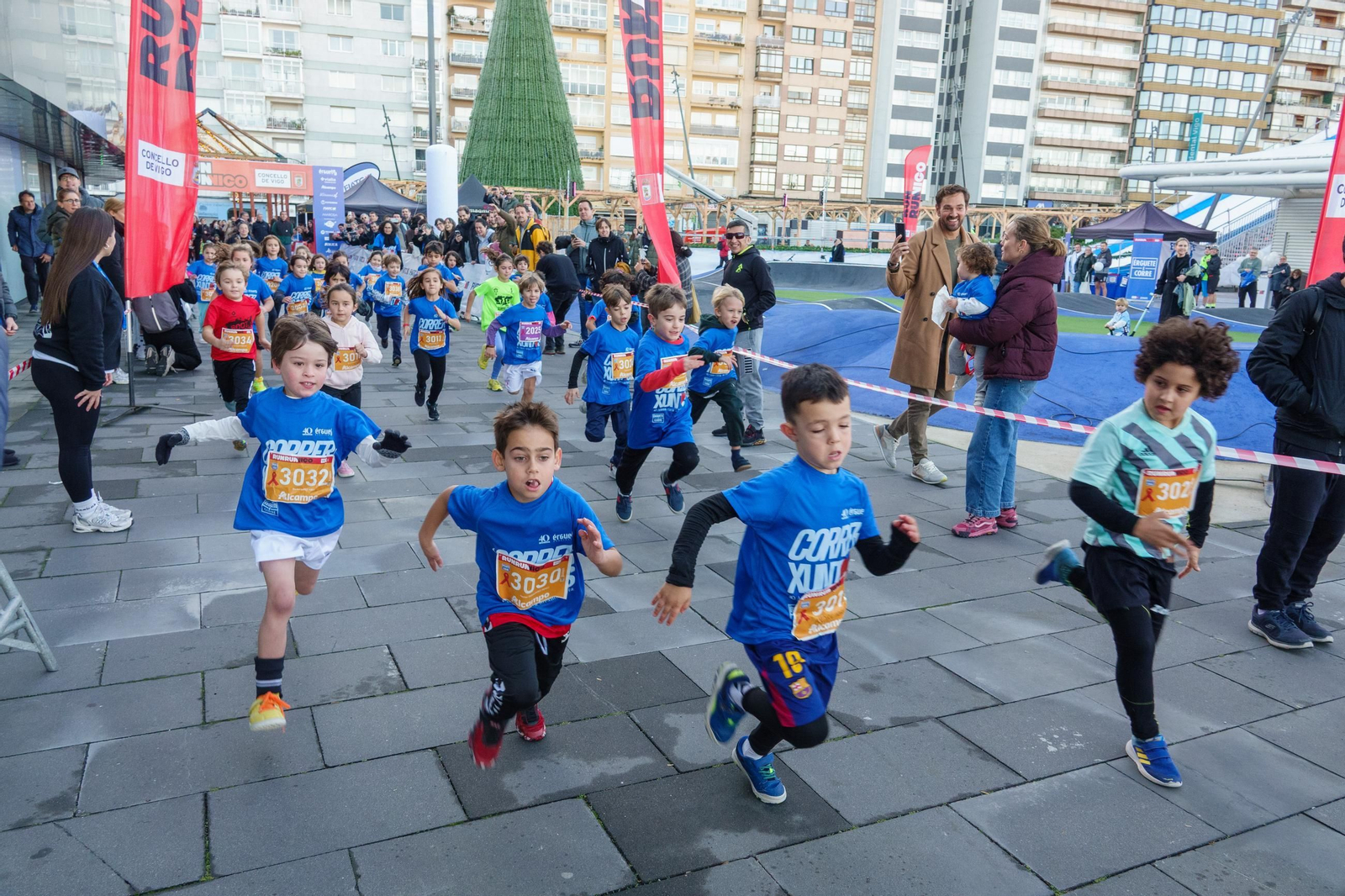 Galería | La carrera popular Érguete e Corre de Vigo bate récord de participación