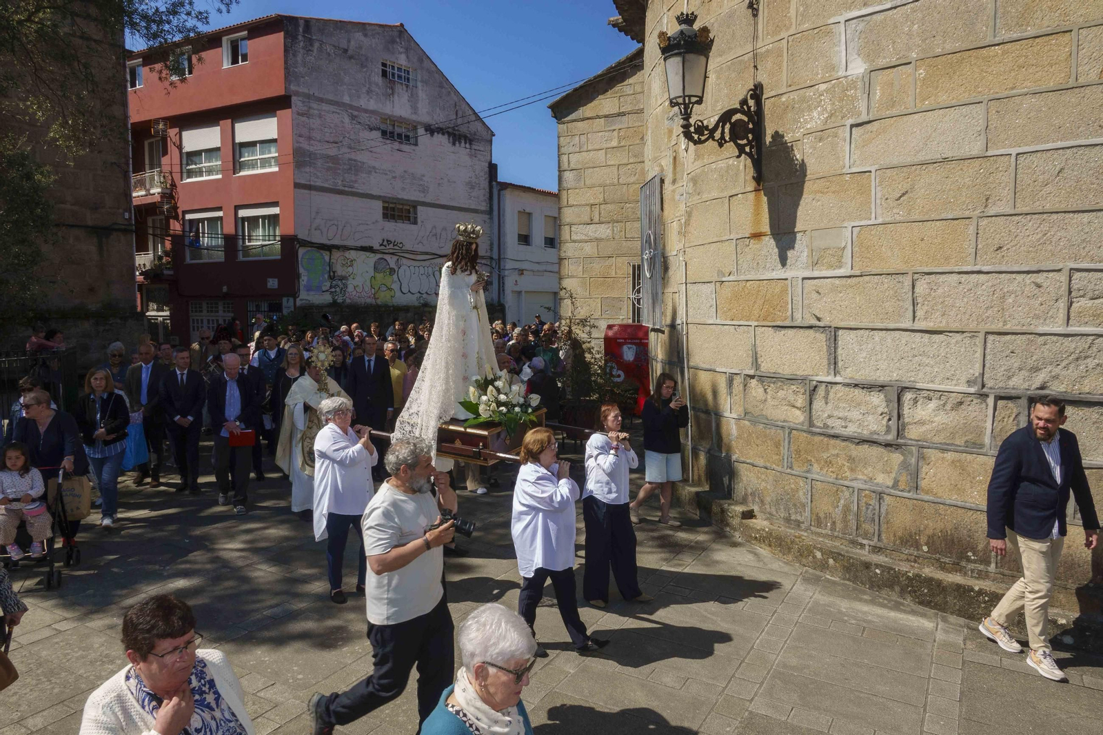 Galería | La Procesión del Encuentro de Bouzas despide la Semana Santa
