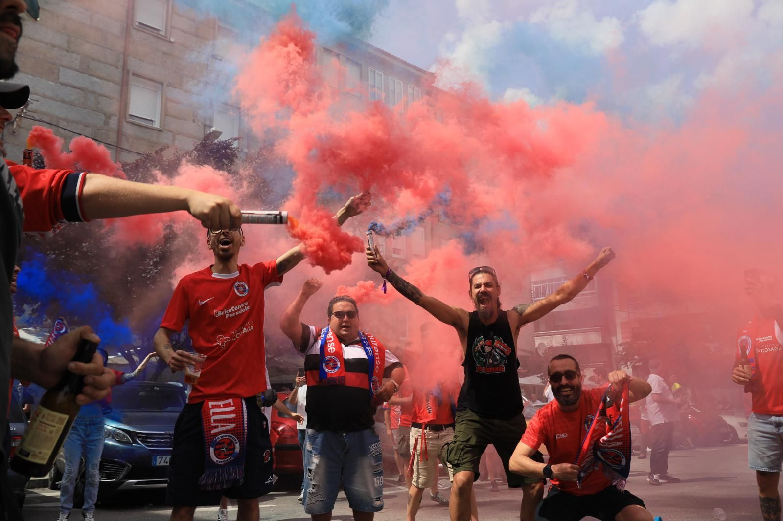 Galería | La UD Ourense quiere llegar a Primera Federación y la afición se vuelca con el equipo en O Couto