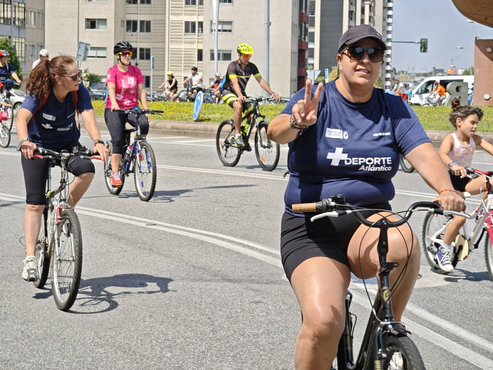Galería | El ciclismo toma Vigo con la primera edición del Día de la Bici de Atlántico