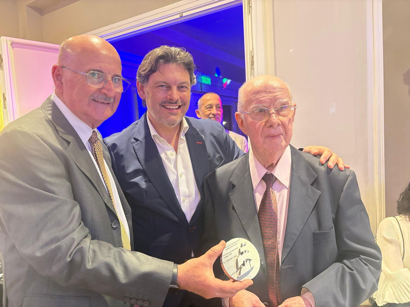 Rodríguez Miranda en el centro, con Manuel Losa, a su izquierda