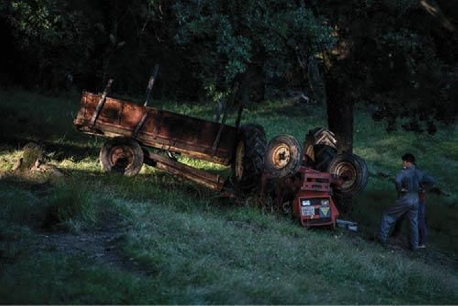 Un accidente de tractor en Maceda, el pasado agosto (ÓSCAR PINAL).