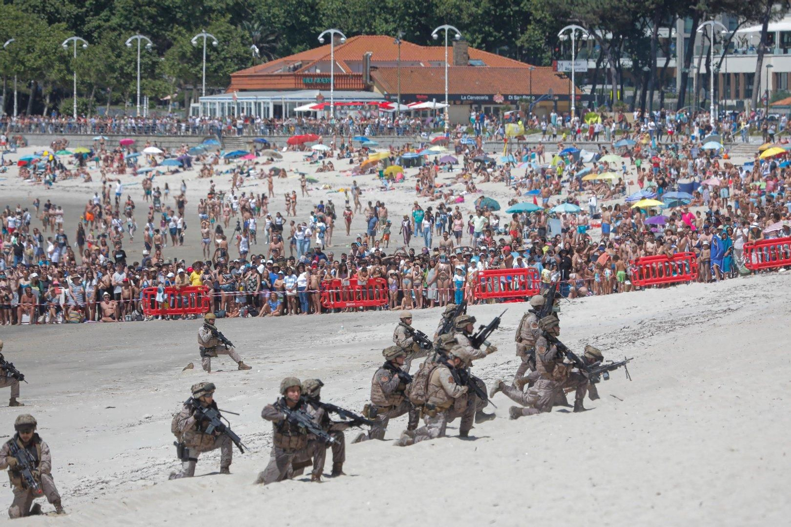 Exhibición flota Dédalo 24 en Samil.
