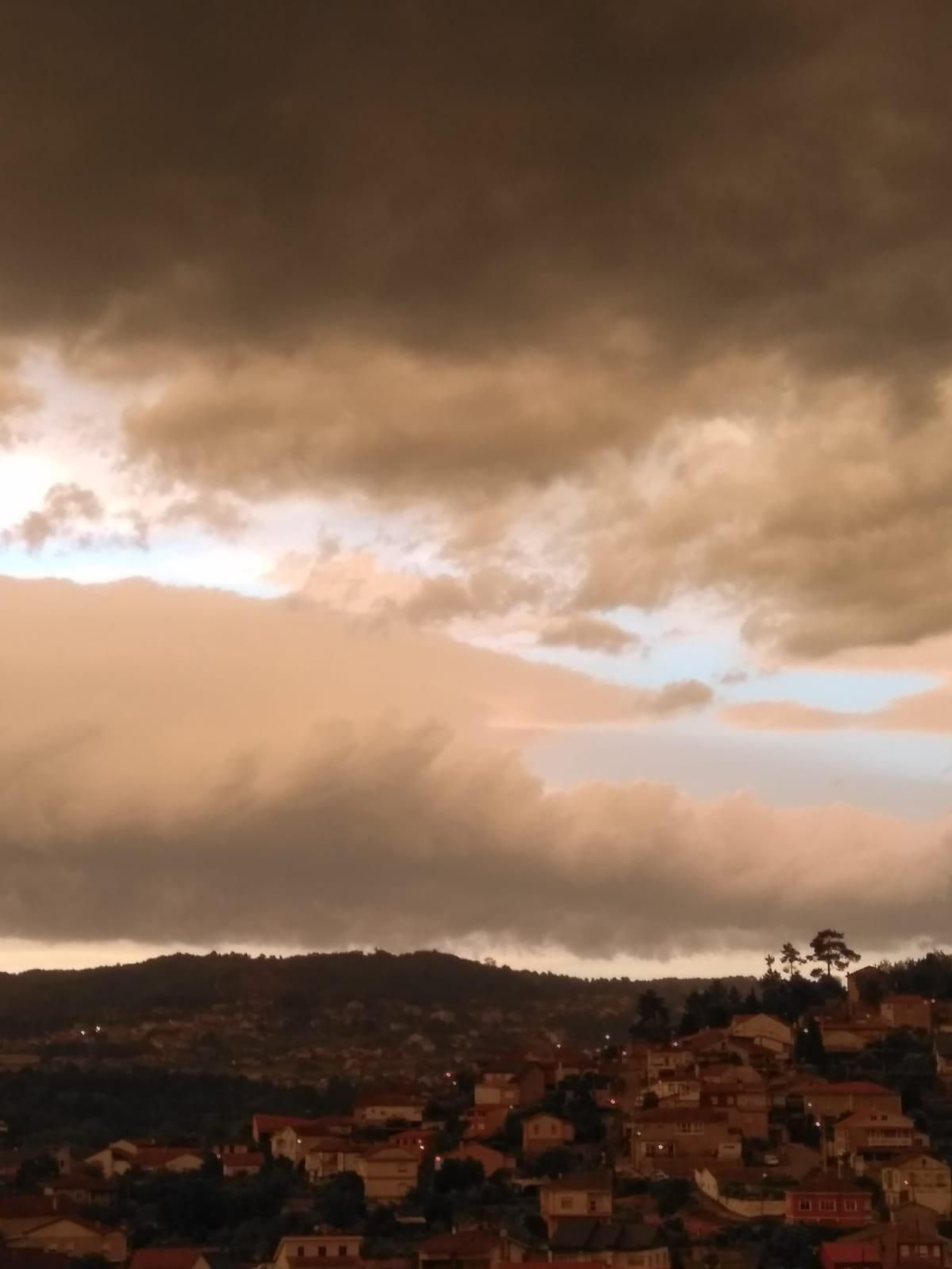 Las tormentas ponen en alerta Ourense 48 horas después de la bomba hídrica.