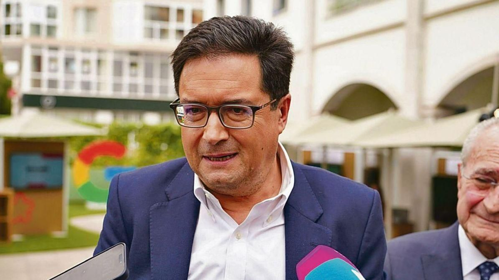El ministro para la Transformación Digital y de la Función Pública, Óscar López, atiende a los medios.