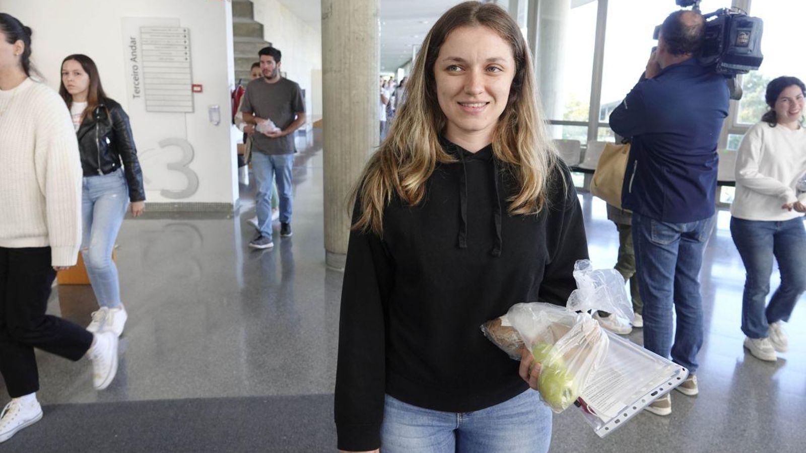 Jenifer Calviño, opositora.