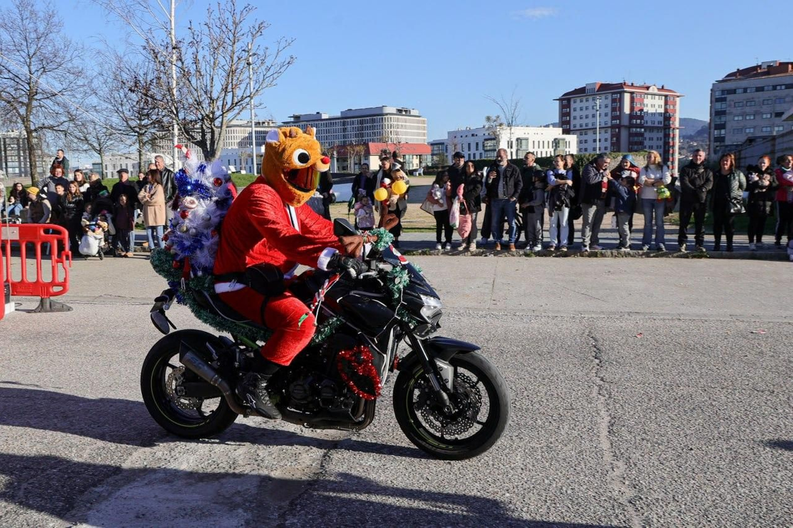 Galería | Los papanoeles moteros toman Vigo