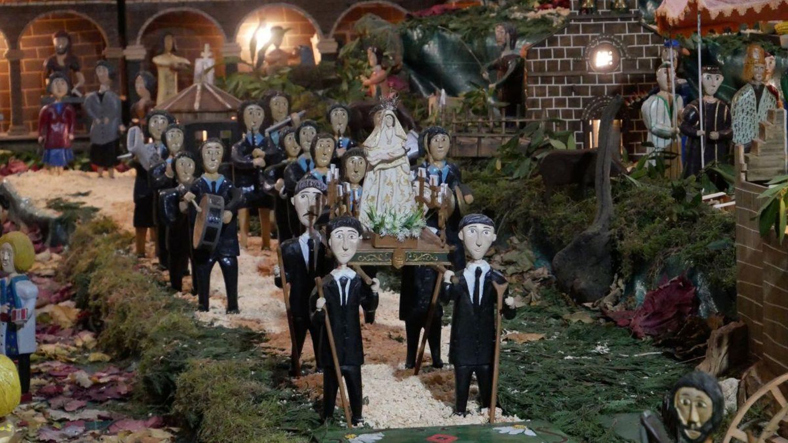 Detalle de los porteadores de la Virxe do Portal, en el belén de este año.
