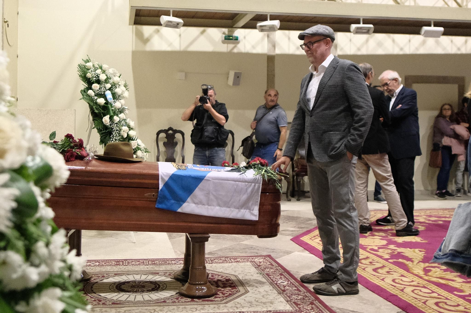 Galería | Adeus a Beiras no Museo do Pobo Galego: política, cultura e universidade despiden a "un compostelán universal"