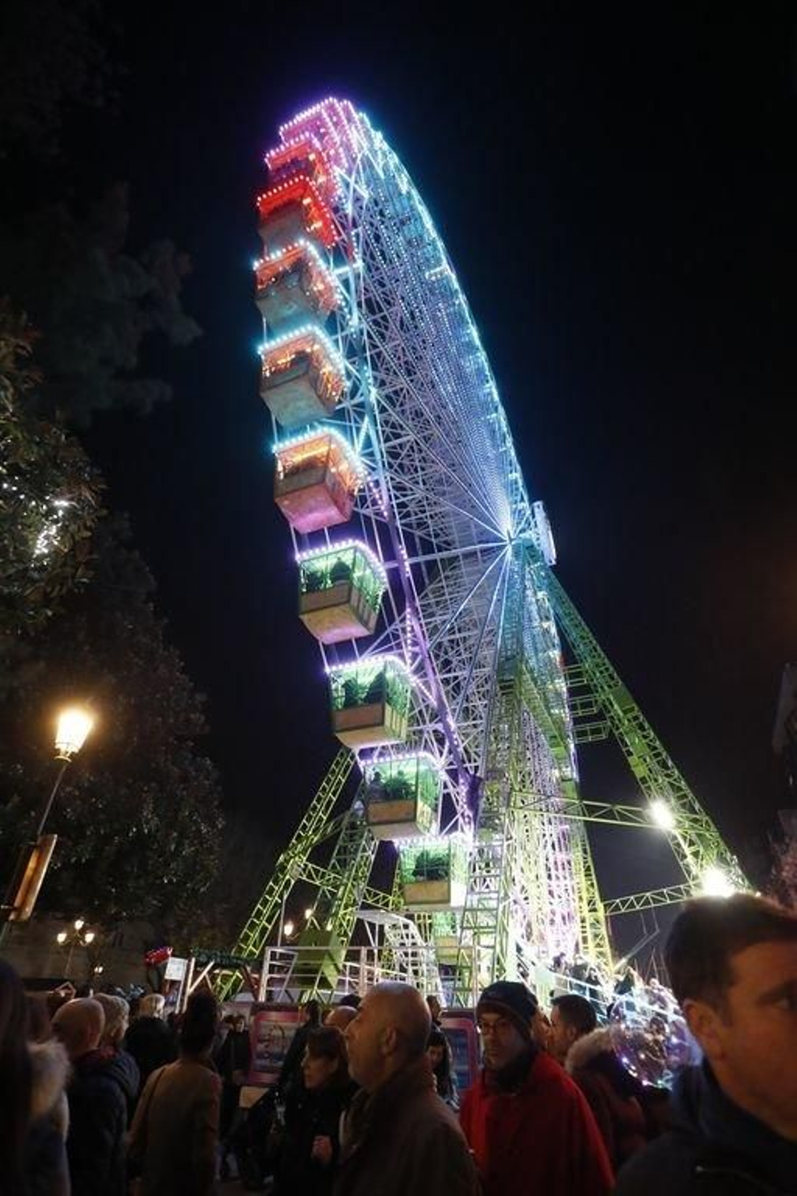 Los turistas invaden Vigo en el Puente118