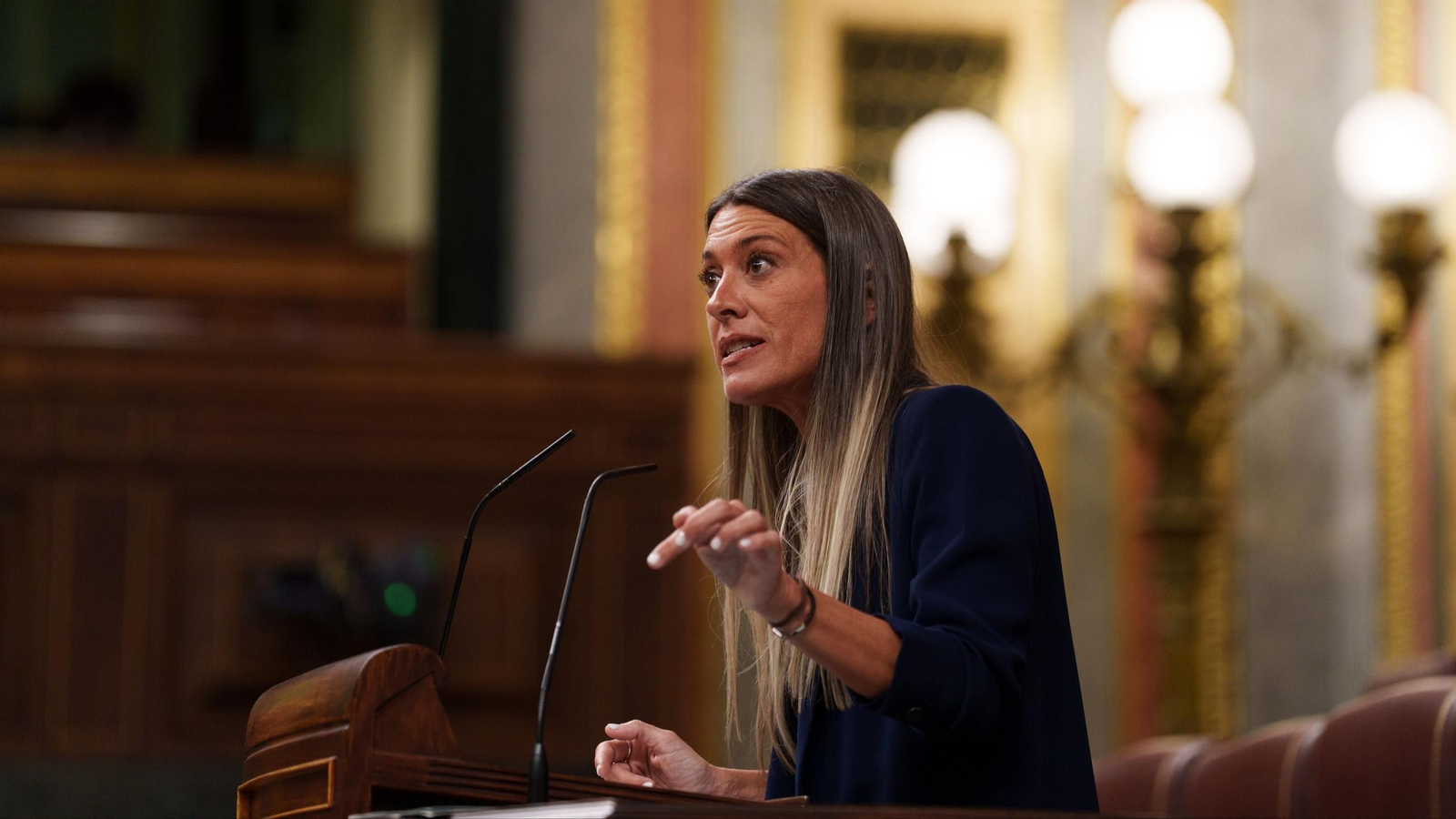 La portavoz de Junts en el Congreso, Miriam Nogueras, interviene durante una sesión plenaria en el Congreso, a 28 de abril de 2026