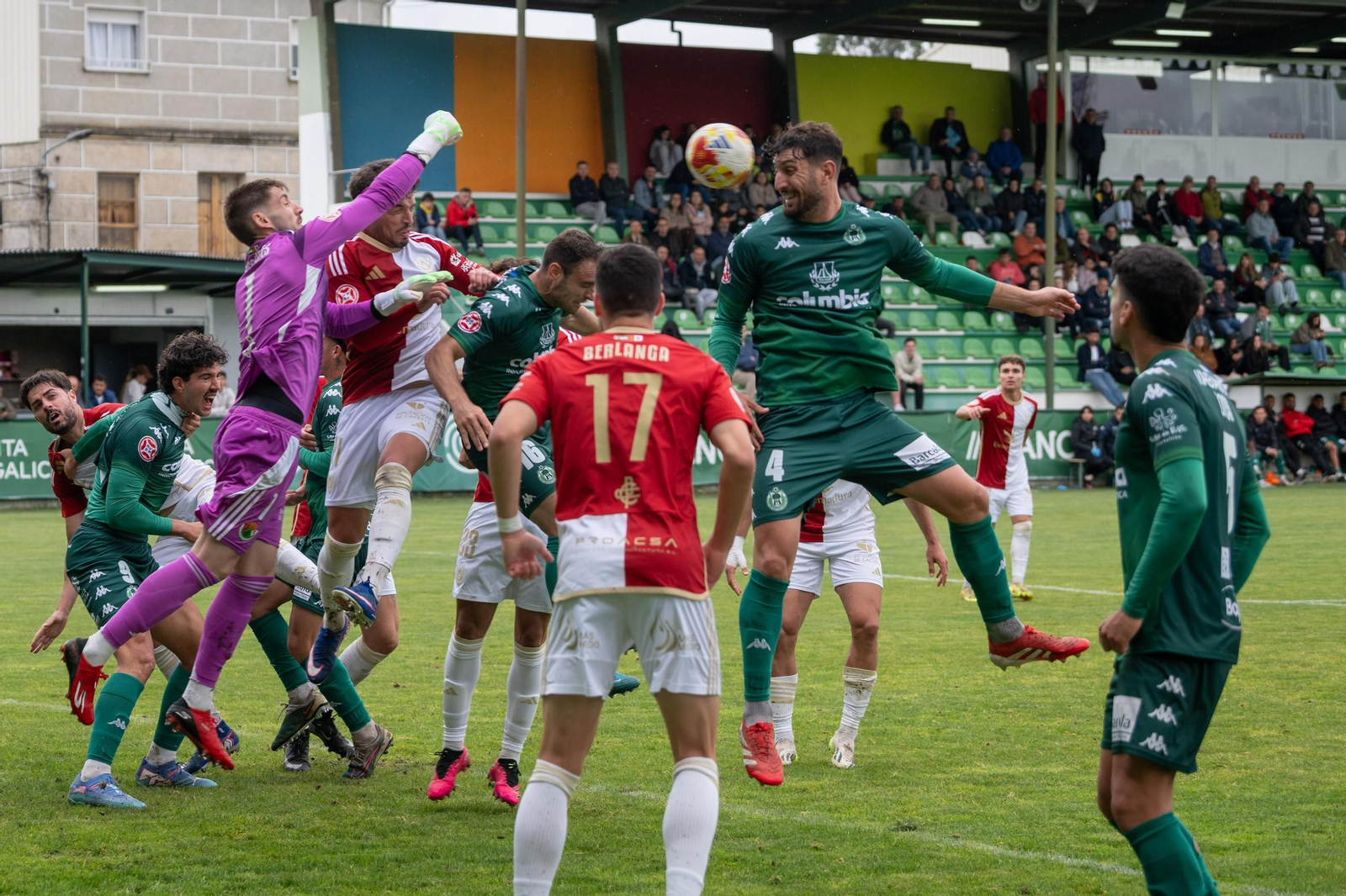 Galería | Jornada de fútbol amarga en Espiñedo