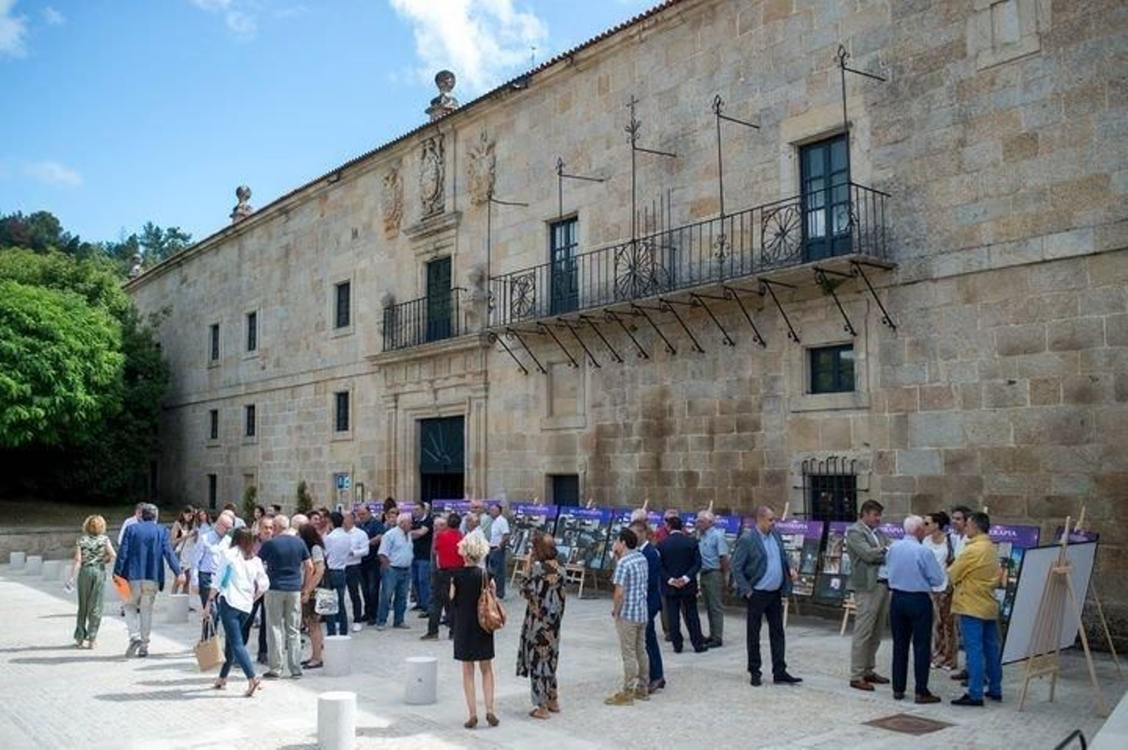 Hotel Monasterio de San Clodio, en Leiro, este verán.