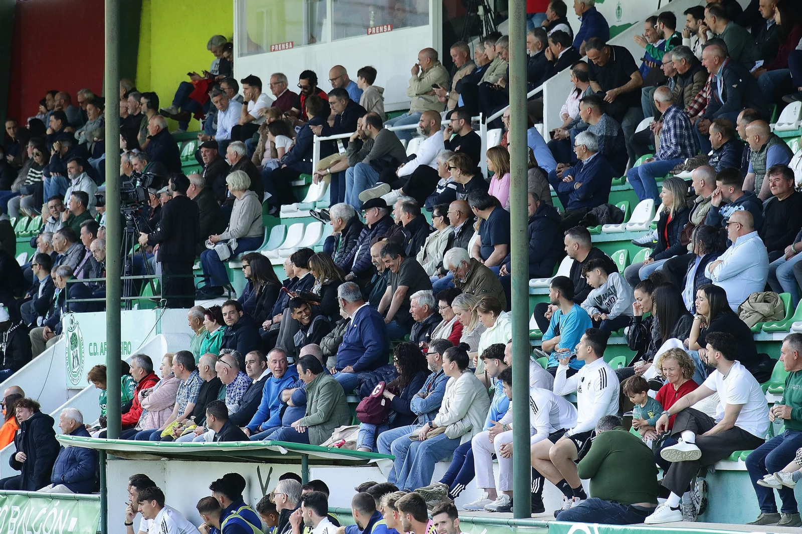 Galería | Espiñedo despide al Arenteiro con una derrota
