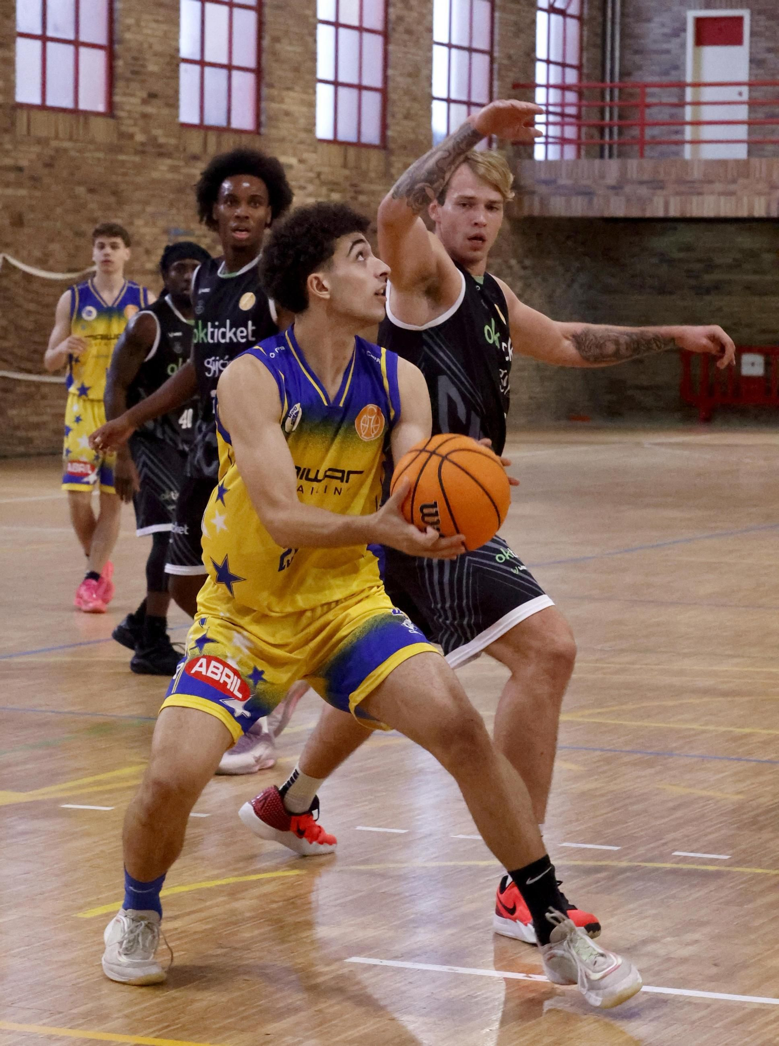El Novobasket juega hoy en O Berbés.