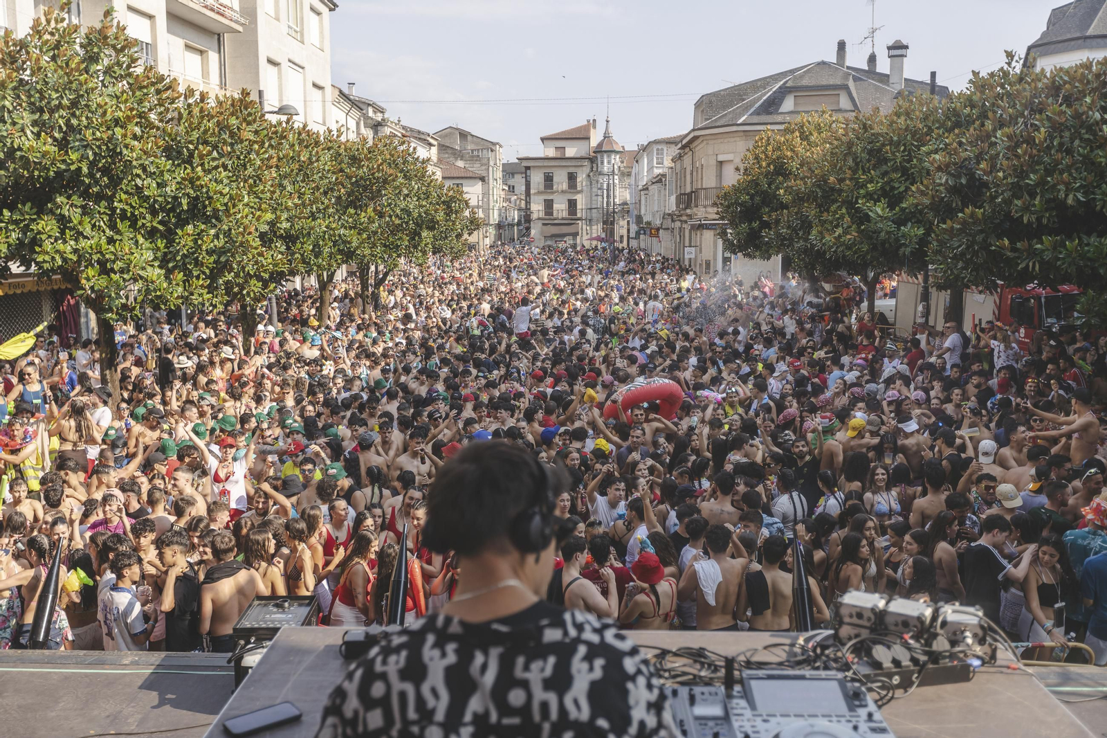 Galería |  Verín se echa a la calle al compás de las batucadas