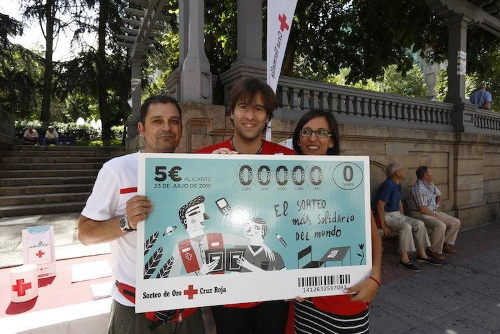 Pablo Villarino, Daniel Minimalia y Natividad Álvarez, este viernes en San Lázaro. (XESÚS FARIÑAS)