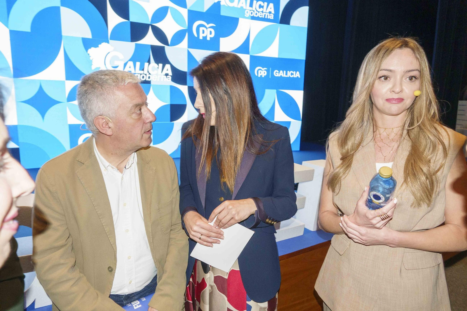 Galería | Rueda lidera el acto del PPdeG en Vigo y hace balance del mandato