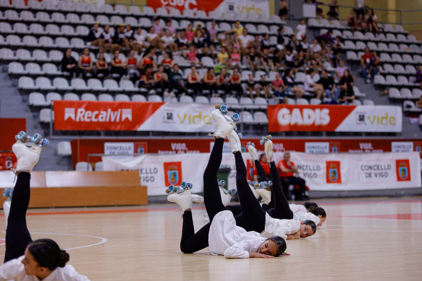 Galería | El pabellón de As Travesas celebra el Día do Patín